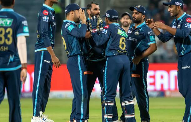 IPL 2022 : लखनऊ के नवाबों ने गुजरात की शानदार गेंदबाजी ...