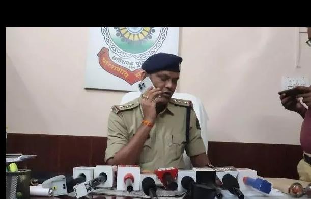 CG Crime News -: खनिज विभाग परिसर में खड़ी रेत से भरी ट्रक गायब 