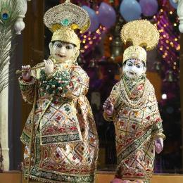 Gwalior : जन्माष्टमी पर 110 करोड़ के जेव...