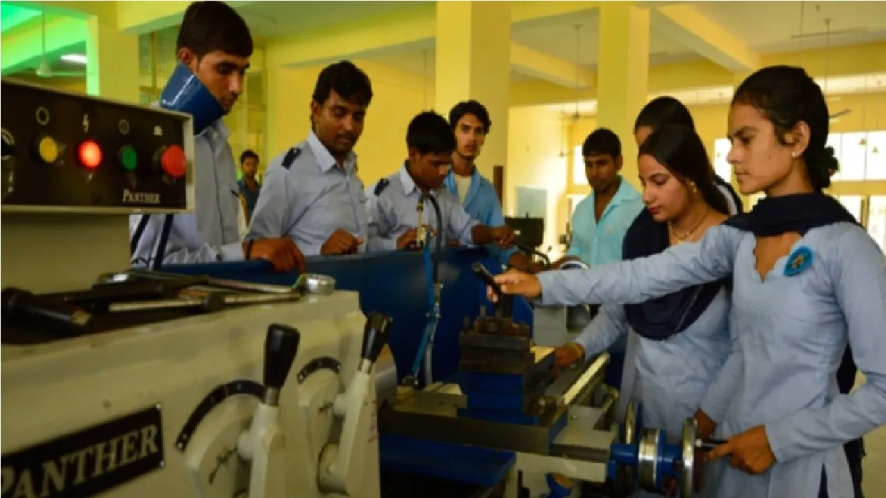 मध्यप्रदेश : युवाओं के कौशल निखारने के लिये आईटीआई सर्व...